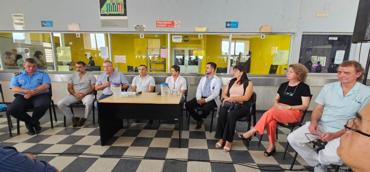 SALUD: EL MINISTRO RECORRIÓ LOS HOSPITALES DE CASTELLI, TRES ISLETAS Y PUSO EN FUNCIONES A LOS NUEVOS DIRECTORIOS.