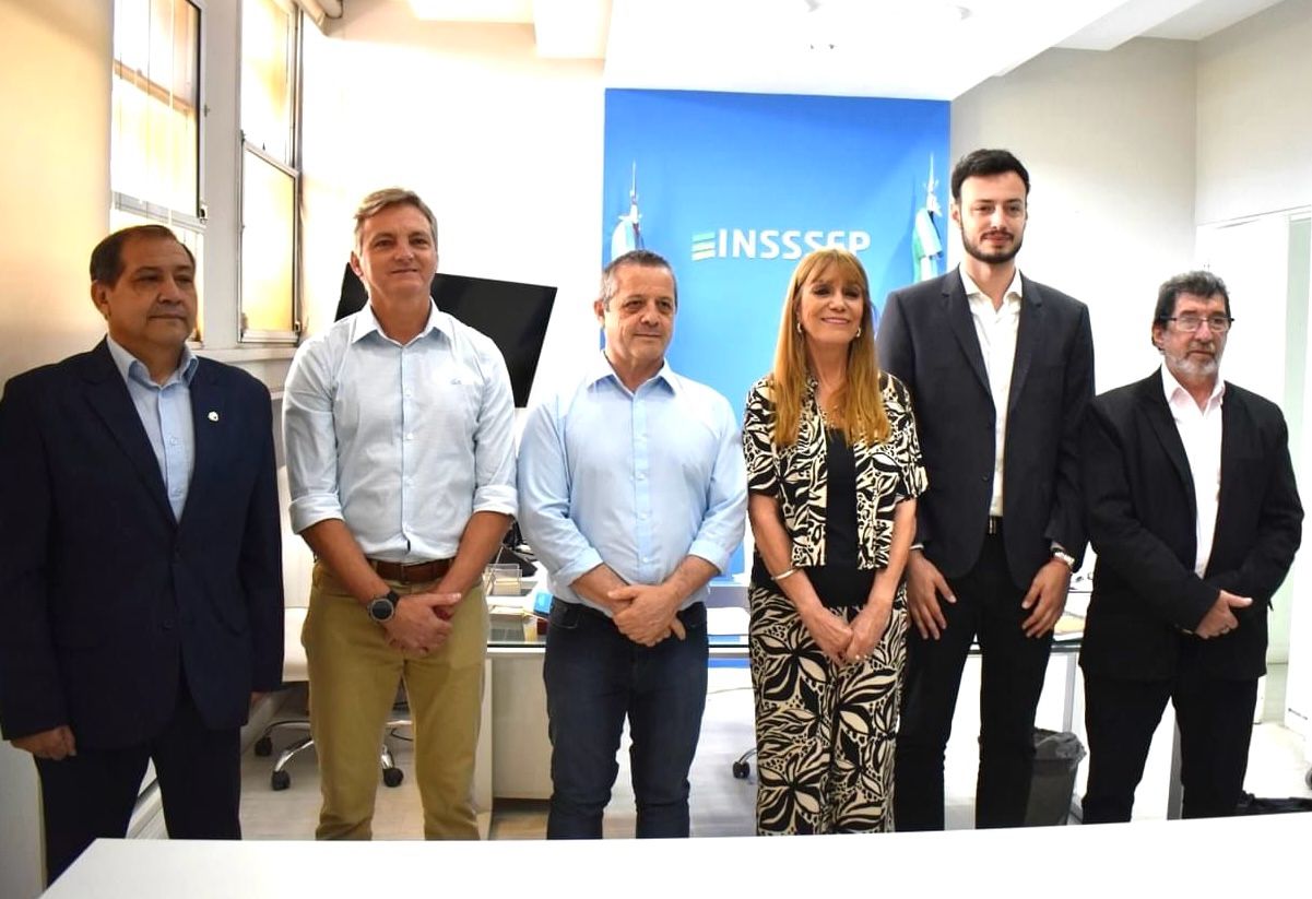 SE COMPLETÓ EL DIRECTORIO DEL INSSSEP CON LA ASUNCIÓN DE VOCALES Y SÍNDICO.