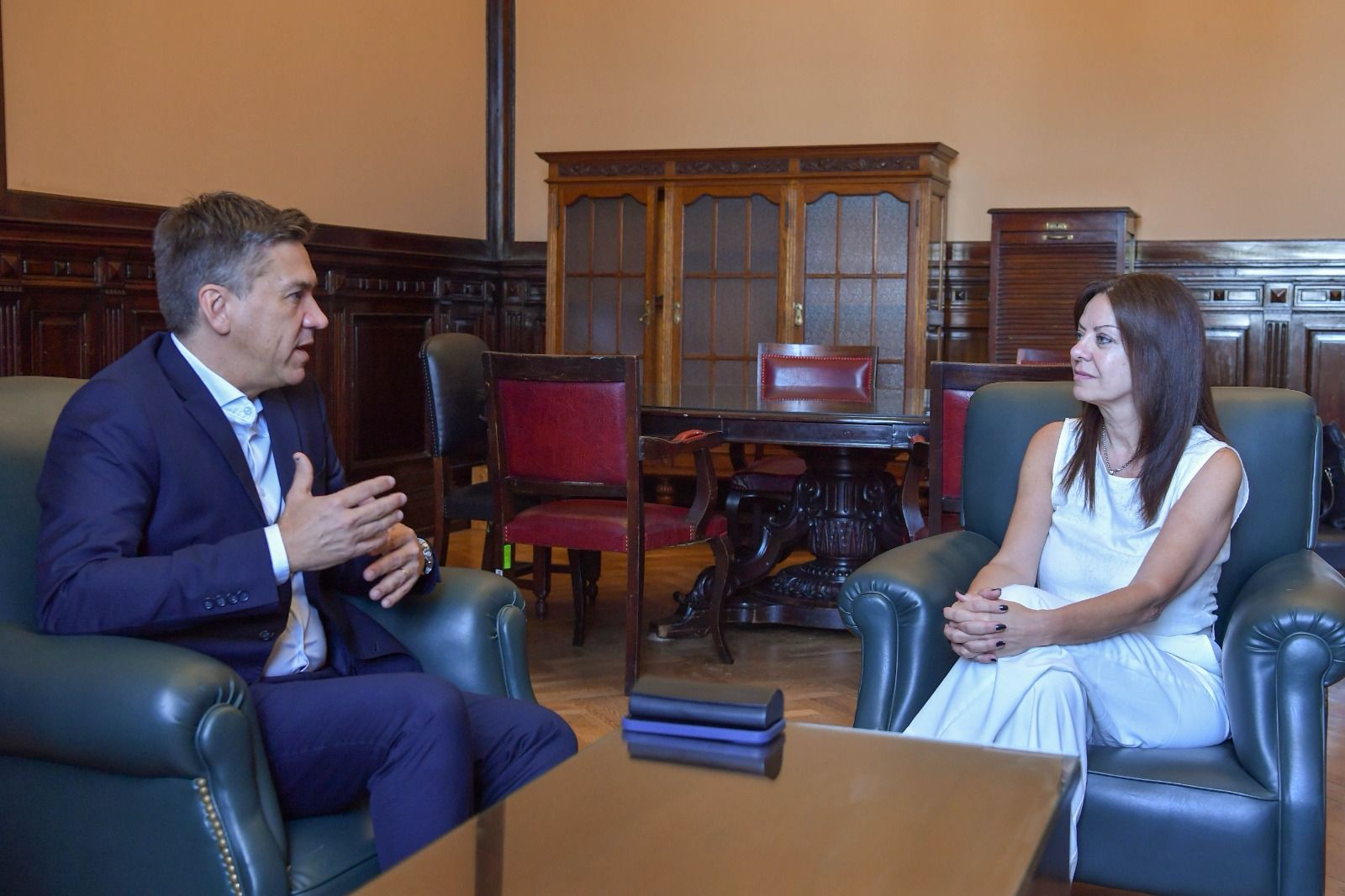ZDERO SE REUNIÓ CON SANDRA PETTOVELLO, LA MINISTRA DE CAPITAL HUMANO DE LA NACIÓN.