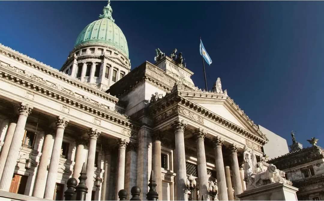 EL GOBIERNO ENVÍO EL DNU AL CONGRESO: AÚN NO HAY COMISIÓN Y COMIENZA UN PLAZO CLAVE PARA SU TRATAMIENTO.