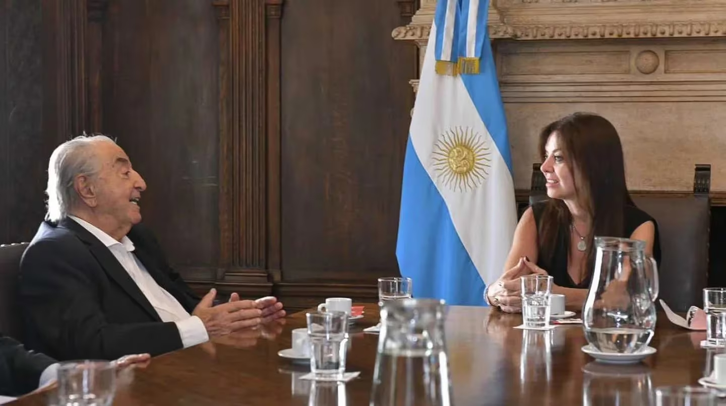 GREMIOS AVALAN REFORMAS LABORALES DE MILEI Y PRESIONAN EL PARO GENERAL DE LA CGT.