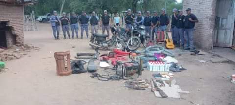 INVESTIGACIÓN POR EL ATAQUE A TIROS A POLICIAS DE EL SAUZALITO TERMINÓ CON UN MEGA ALLANAMIENTO EN BAJO VERDE.