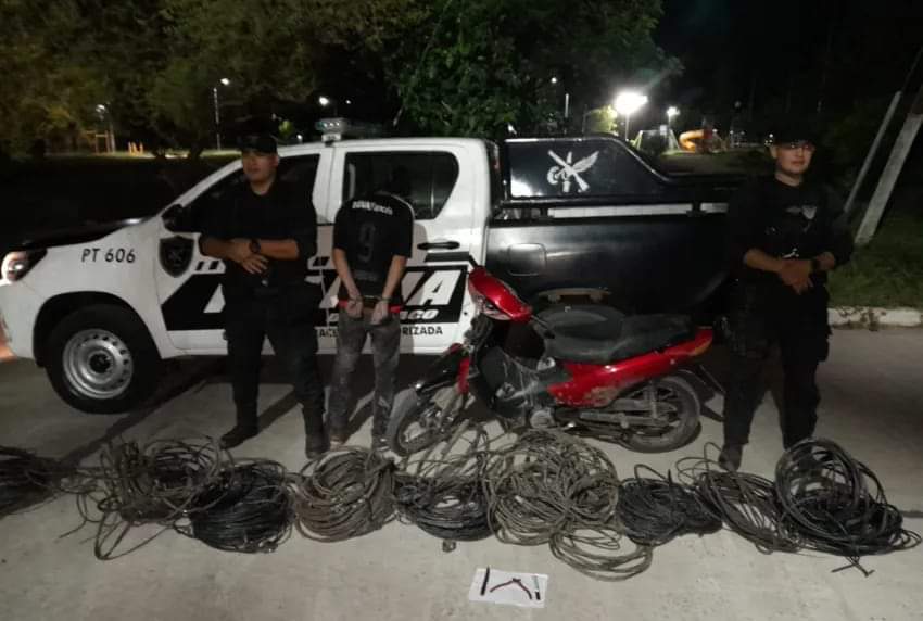 DETUVIERON AL REY DE LOS ROBAS CABLES: LLEVABA MÁS DE 9 ROLLOS QUE PERTENECÍAN AL ALUMBRADO PÚBLICO.