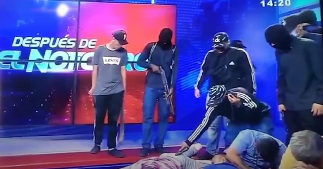 VIOLENCIA EN ECUADOR: UNA BANDA ARMADA TOMÓ UN CANAL DE TELEVISIÓN Y SECUESTRÓ A LOS EMPLEADOS.