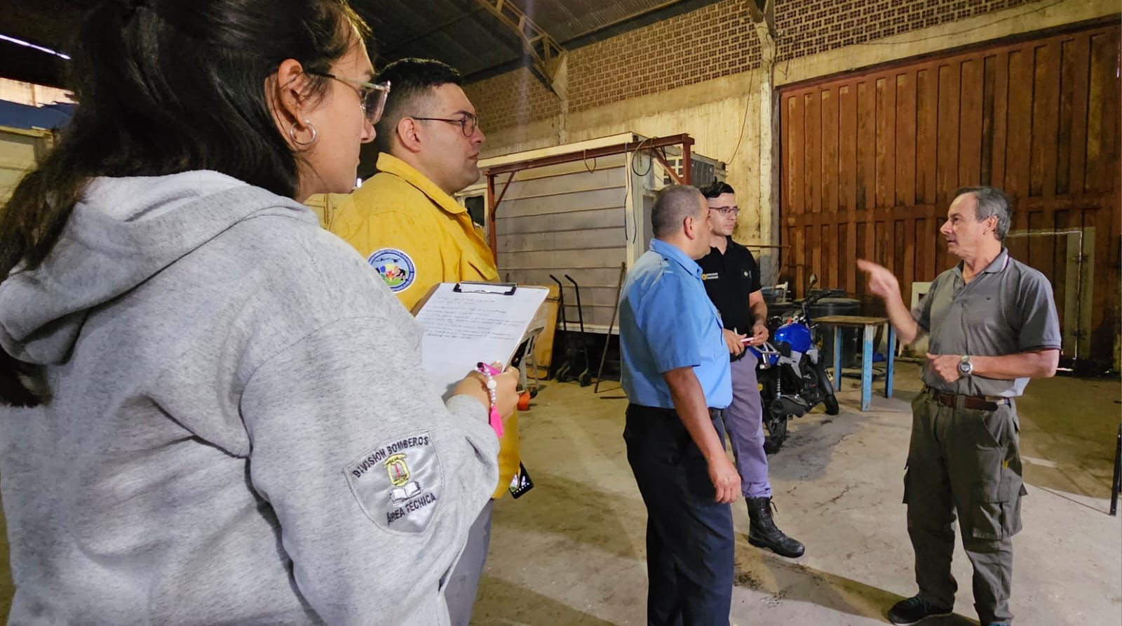 BOMBEROS DE LA POLICÍA DEL CHACO INSPECCIONARON LAS INSTALACIONES DE LA APA.