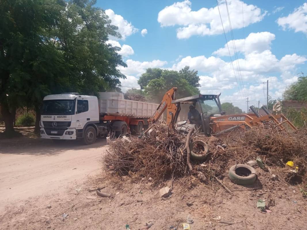 LA MUNICIPALIDAD DE MIRAFLORES CONTINÚA REALIZANDO TRABAJOS EN DIFERENTES ÁREAS.