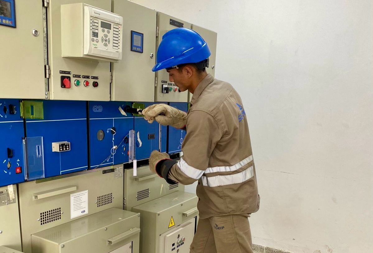 CON NUEVAS OBRAS, SECHEEP MEJORA EL SERVICIO DE ENERGÍA ELÉCTRICA EN PAMPA DEL INDIO.