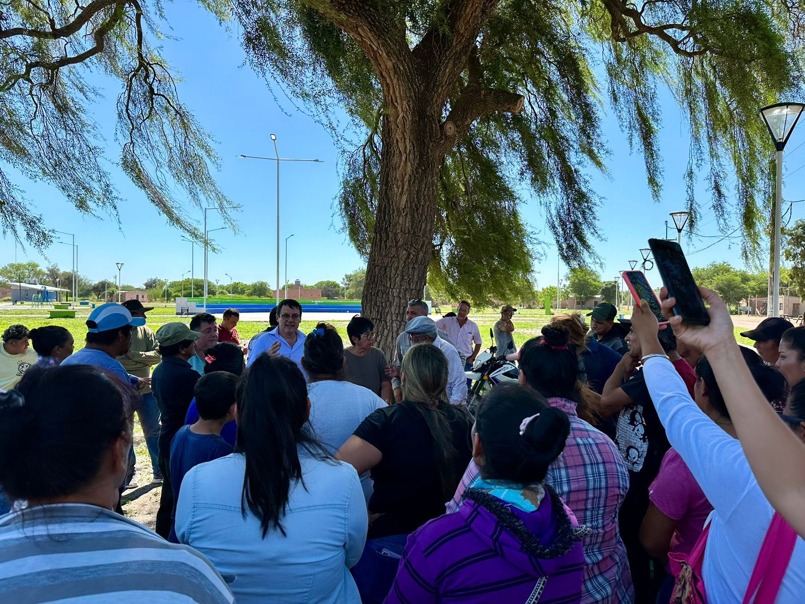 SECHEEP ATENDIÓ DEMANDAS EN RÍO MUERTO.