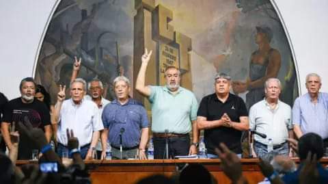 GOBERNADORES PERONISTAS SE REUNEN CON LA CGT PARA FORMAR UNA ESTRATEGIA QUE BLOQUEE LA LEY ÓMNIBUS.