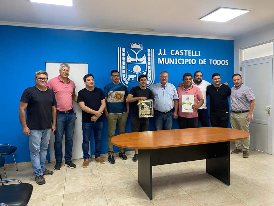 RECONOCIMIENTO A PIKO FRANK Y SU GRUPO POR SU ÉXITO EN EL 