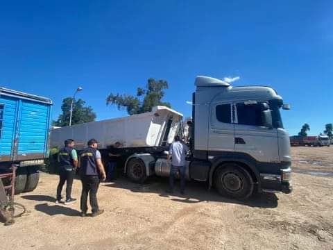 MÁS SECUESTROS EN TORNO AL CLAN SOSA: ENCUENTRAN DOS CAMIONES VALUADOS EN CASI 100 MILLONES DE PESOS.