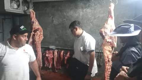 SECUESTRARON EN UNA CARNICERÍA DE QUITILIPI MAS DE 150 KILOS DE CARNE EN MAL ESTADO Y DE DUDOSA PROCEDENCIA.