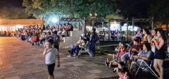 MIRAFLORES: ROTUNDO ÉXITO DE LA PRIMERA NOCHE DE 