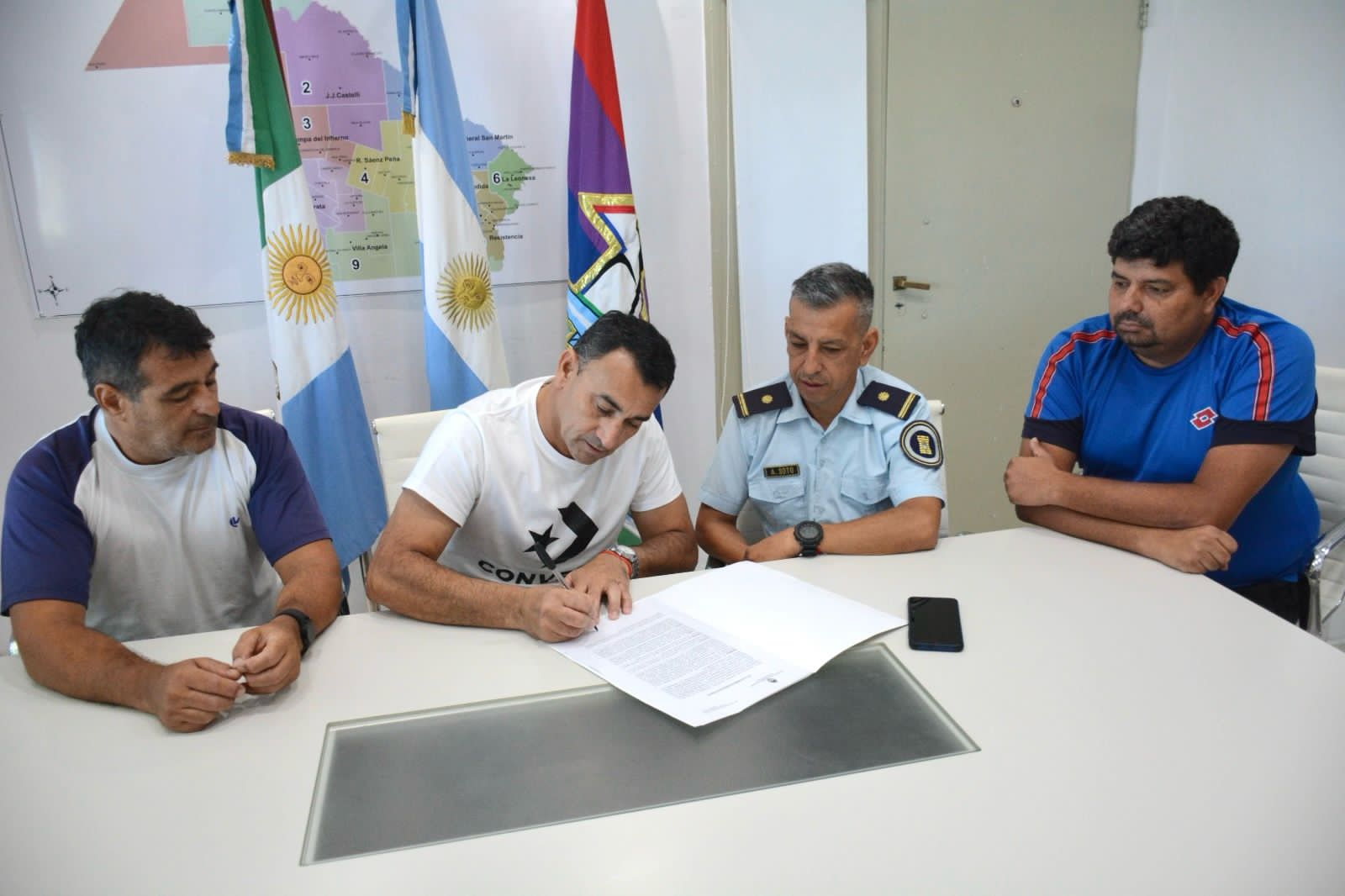FIRMA ACTA ACUERDO INSTITUCIONAL ENTRE EL INSTITUTO DEL DEPORTE CHAQUEÑO Y EL SERVICIO PENITENCIARIO  FEDERAL U7*ñ.