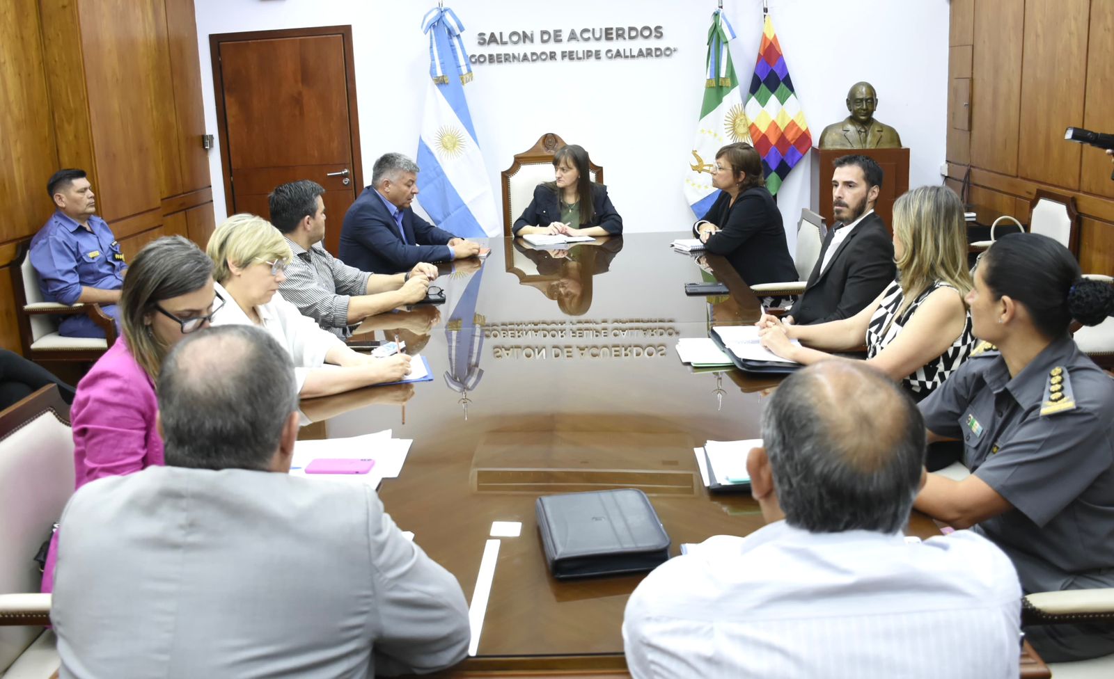 MESA DE TRABAJO PARA OPTIMIZAR EL SERVICIO EN LA  ALDEA TRES HORQUETAS.