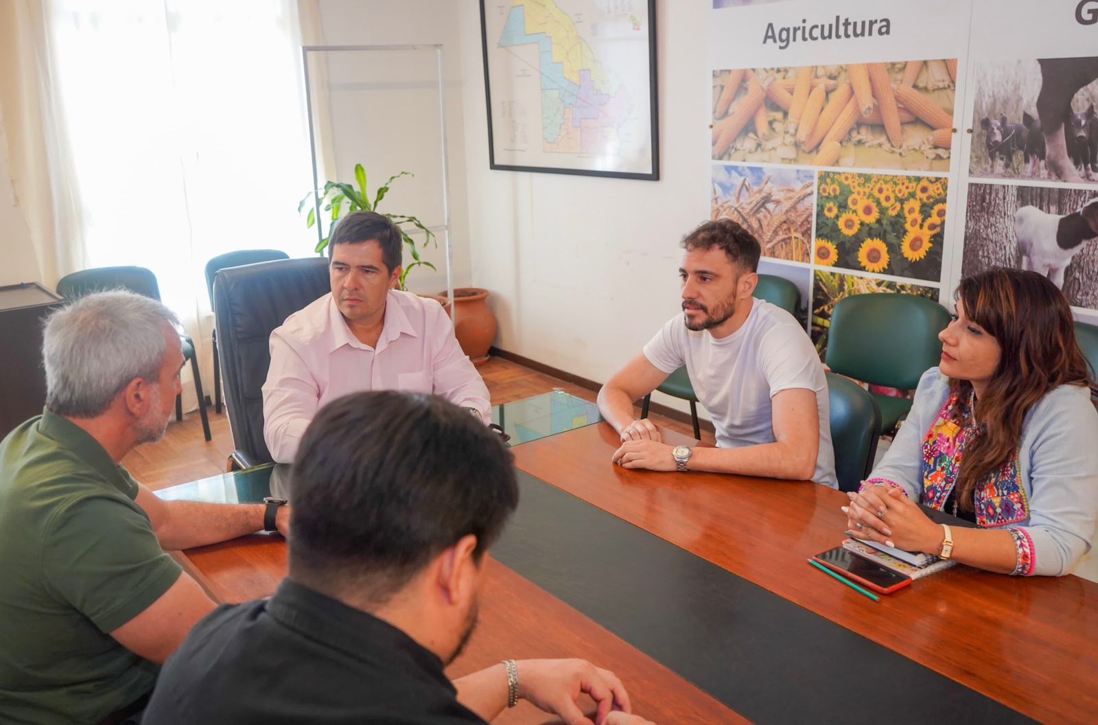 PRODUCCIÓN JUNTO A  ECOM CHACO, TRABAJAN EN LA CREACIÓN DE UNA PLATAFORMA DIGITAL PARA EL SECTOR PRODUCTIVO.