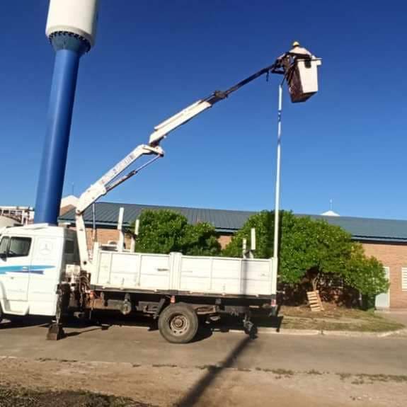 J.J CASTELLI: “SECHEEP COLOCÓ LUMINARIAS EN HOSPITAL BICENTENARIO GENERAL GUEMES”.