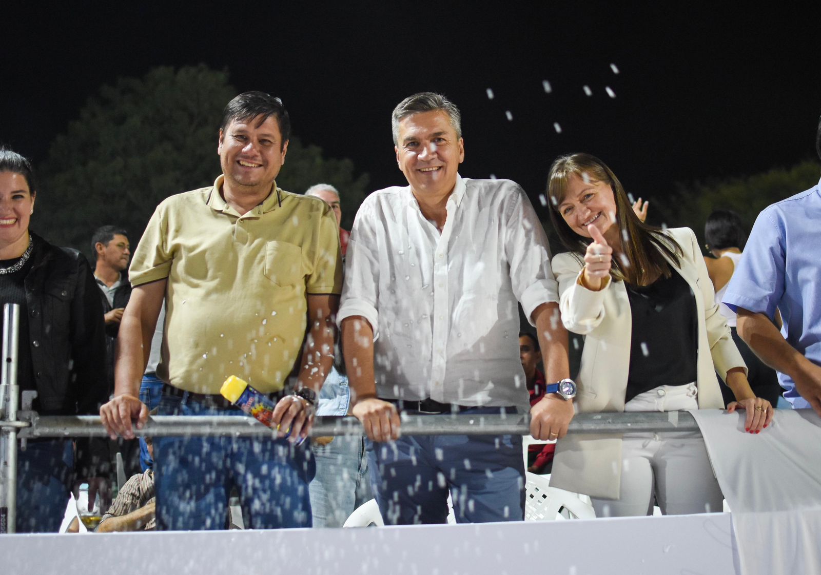 ZDERO Y SCHNEIDER ESTUVIERON EN EL INICIO DE LOS CARNAVALES QUITILIPENSES 2024.