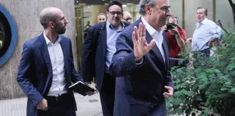 EL IMPUESTO PAÍS COMPLICA EL ACUERDO DEL GOBIERNO CON LOS GOBERNADORES PARA APROBAR LA LEY ÓMNIBUS..