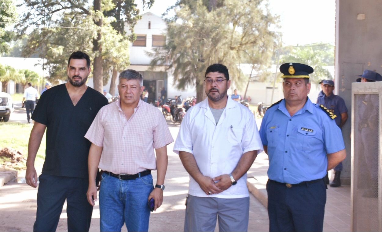 EL MINISTRO MATKOVICH ESTUVO EN EL HOSPITAL DE GRAL SAN MARTÍN Y SE COMPROMETIÓ A MEJORAR EL SERVICIO DE SEGURIDAD.