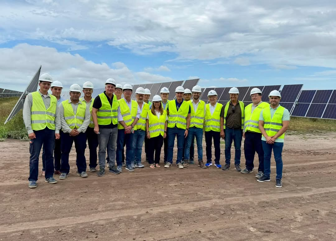 VILLA ÁNGELA: EL GOBERNADOR ZDERO SUPERVISÓ LA OBRA DE UN NUEVO COMPLEJO SOLAR EN LA PROVINCIA.