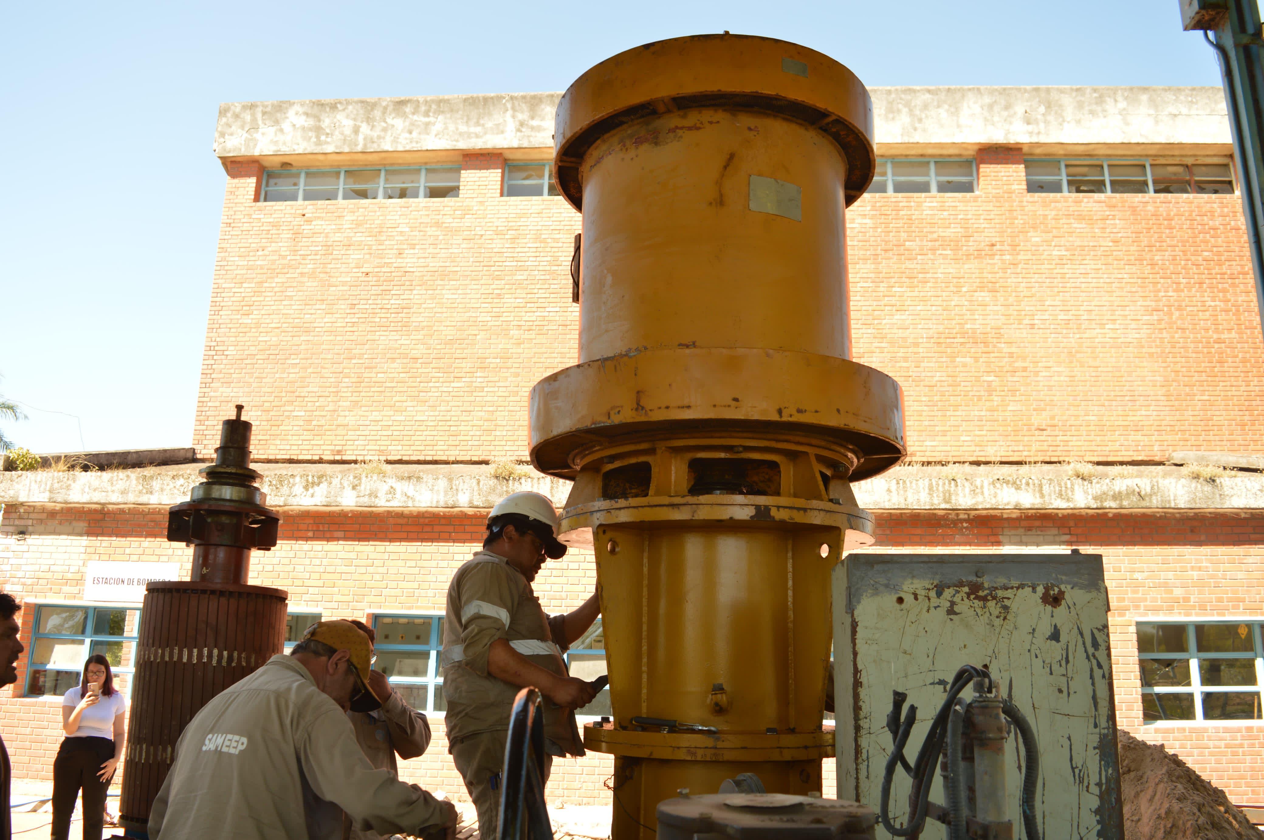 SAMEEP PUSO EN FUNCIONAMIENTO EQUIPOS ELECTROMECÁNICOS QUE ABASTECEN AL PRIMER ACUEDUCTO Y PERMITEN AMPLIAR LA PRODUCCIÓN DE AGUA POTABLE HACIA EL INTERIOR.