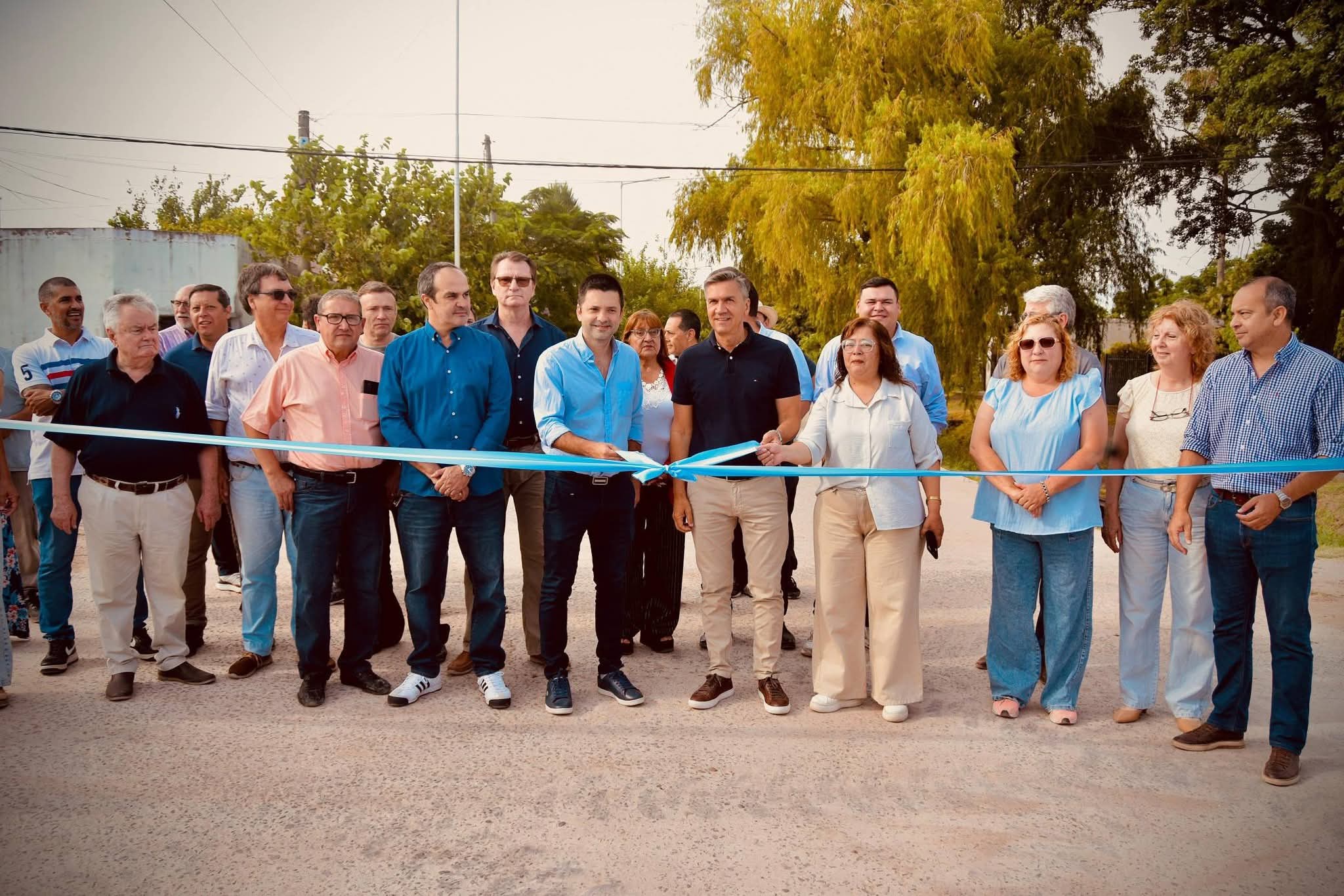 SÁENZ PEÑA: SE INAUGURARON NUEVAS CUADRAS DE PAVIMENTO EN EL BARRIO SARMIENTO Y EN LA AVENIDA ESPAÑA.