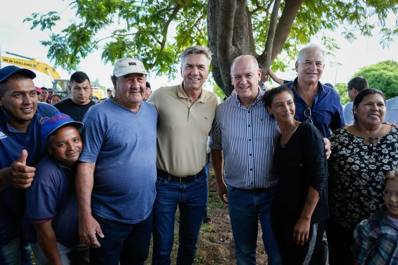 MÁS CONECTIVIDAD Y DESARROLLO: CONTINÚAN LAS OBRAS DE PAVIMENTO EN CAMPO LARGO.