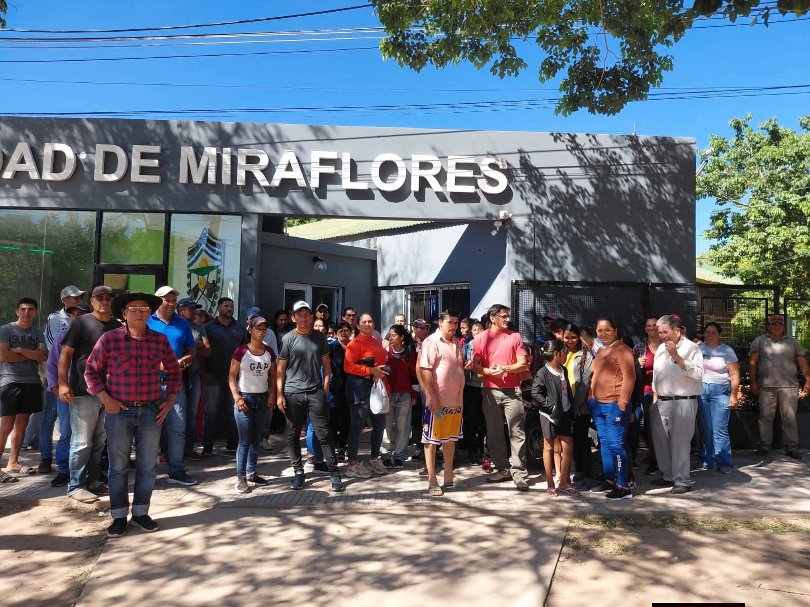 MIRAFLORES: VECINOS DEL LOTE 88 SE MANIFESTARON  EN CONTRA DE UN FALLO JUDICIAL QUE PODRÍA DESPOJARLOS DE SUS HOGARES.