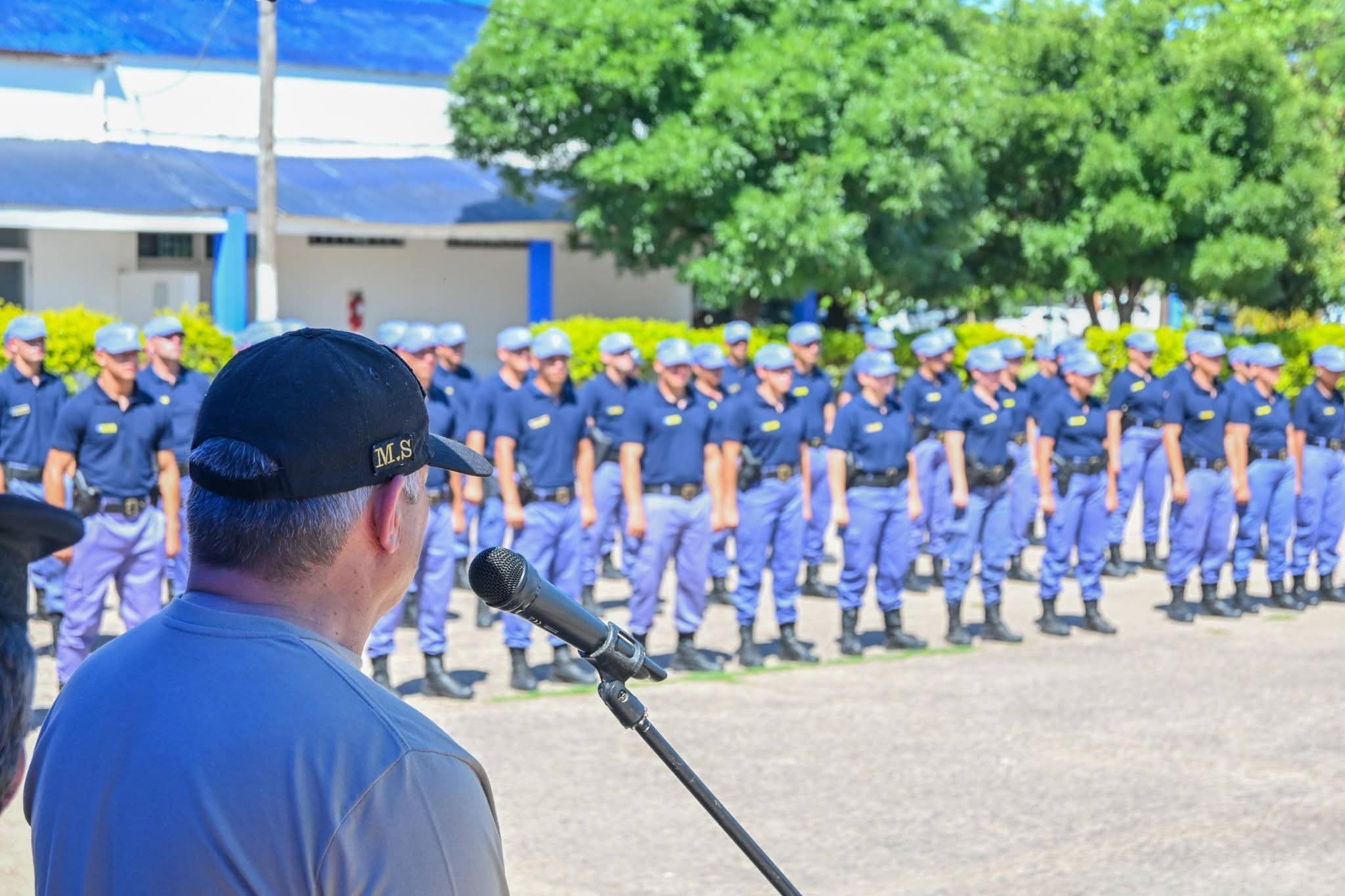 PLAN PROVINCIAL DE SEGURIDAD: POLICÍAS EGRESAN CON ARMAS Y UNIFORMES NUEVOS.