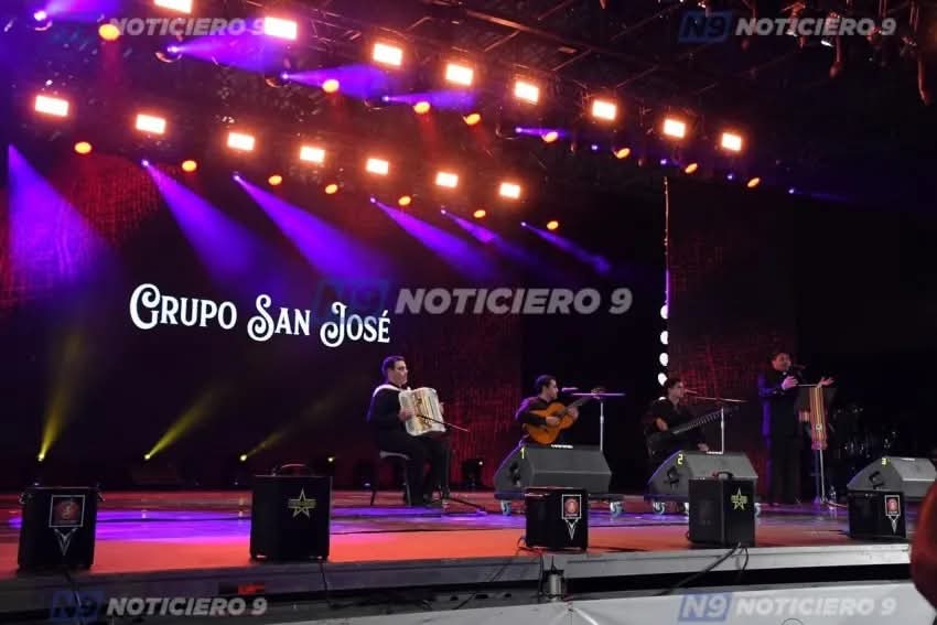 CORRIENTES: CON EL ANFITEATRO COLMADO, ARRANC&Oacute; LA PRIMERA LUNA DE LA FIESTA DEL CHAMAM&Eacute;