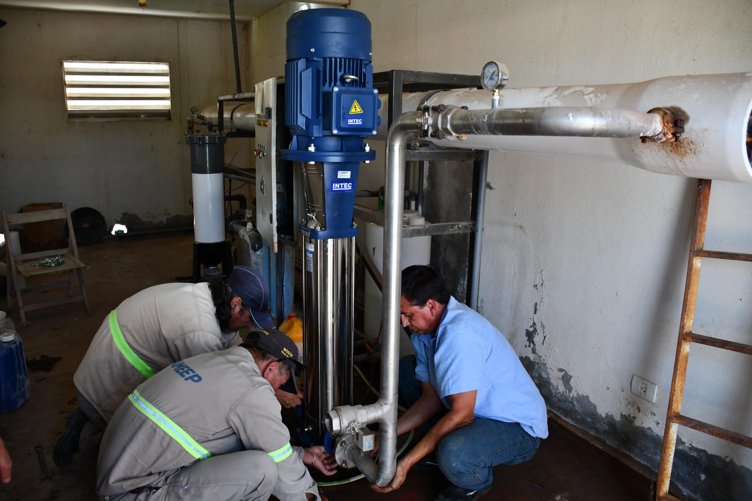 SAMEEP Y EL MUNICIPIO RESTABLECIERON DOS PLANTAS CLAVES DE AGUA EN SANTA SYLVINA.