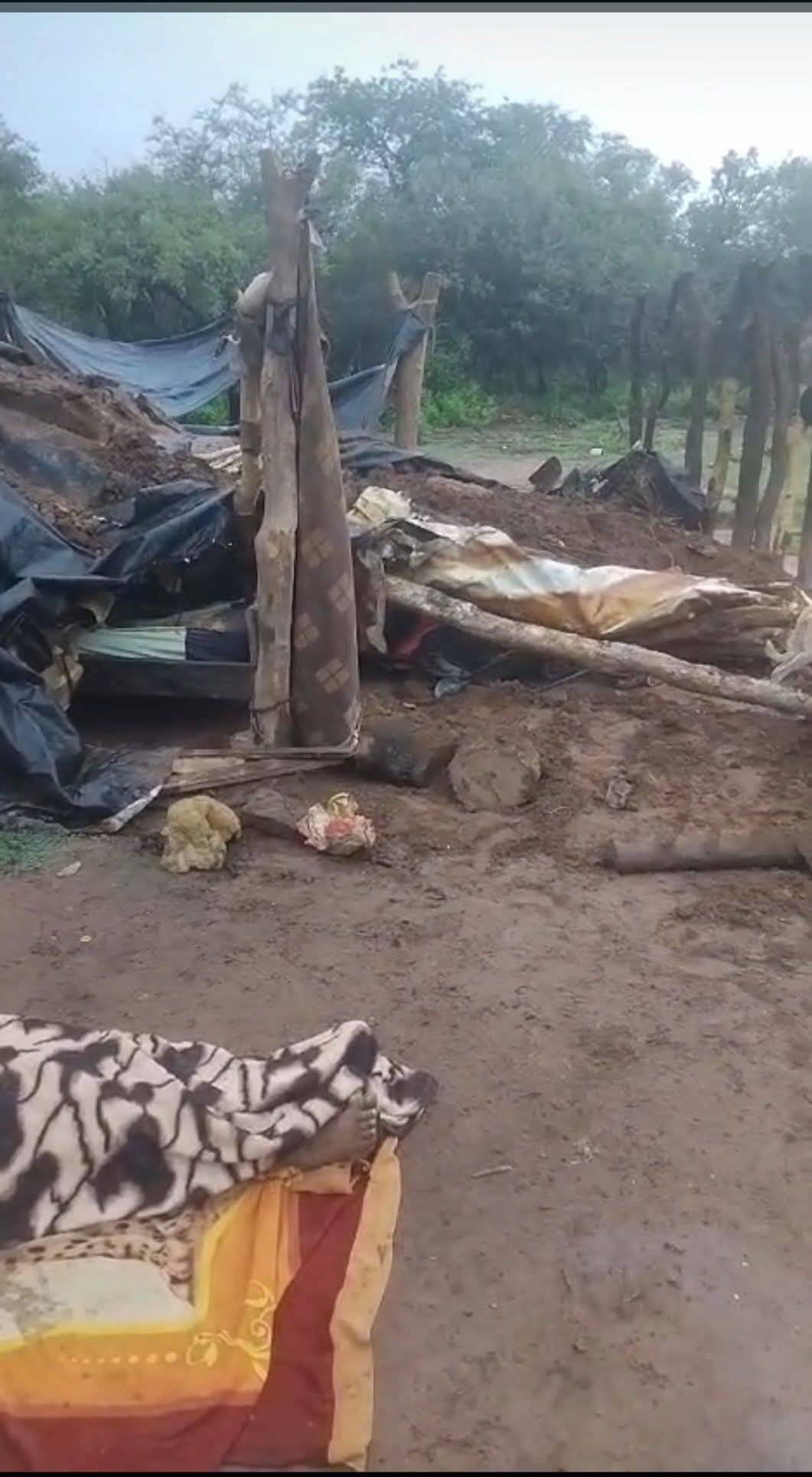 TRAGEDIA EN COMANDANCIA FR&Iacute;AS: SE DERRUMB&Oacute; UNA CASA PRECARIA Y FALLECI&Oacute; UNA MUJER WICHI. 