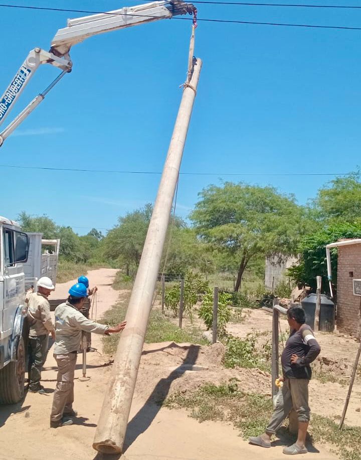 MISI&Oacute;N NUEVA POMPEYA: AVANZA LA EXTENSI&Oacute;N DE LA RED EL&Eacute;CTRICA EN EL BARRIO CACIQUE FRANCISCO SUPAZ.