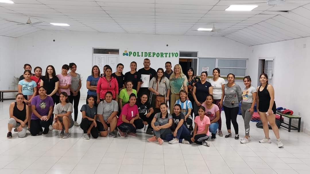SE REALIZÓ EL 1° TALLER DE DEFENSA PERSONAL PARA MUJERES EN MIRAFLORES. 