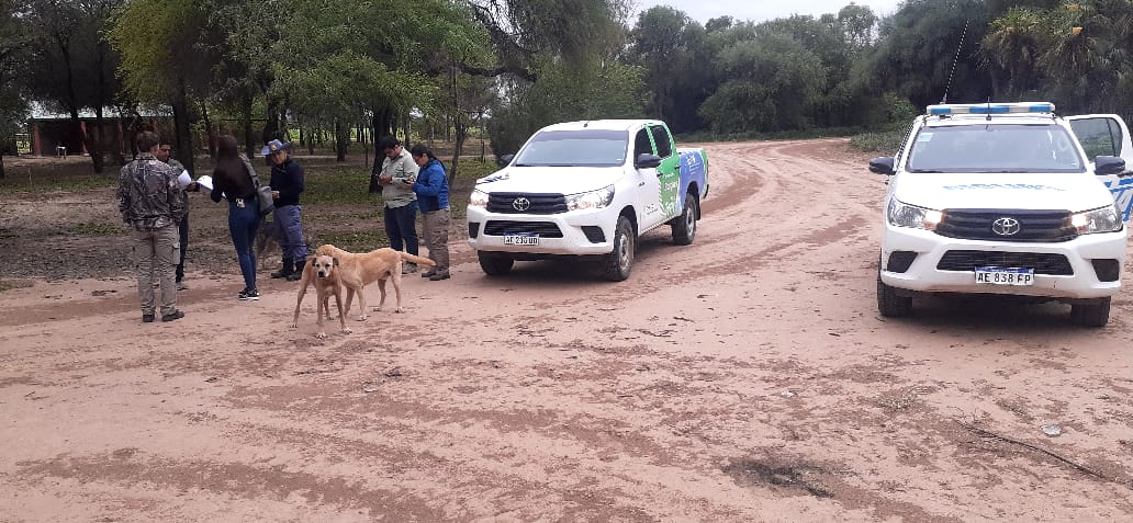 AGENTES POLICIALES SECUESTRAN MAQUINARIAS PESADAS UTILIZADAS PARA LA DEFORESTACION.