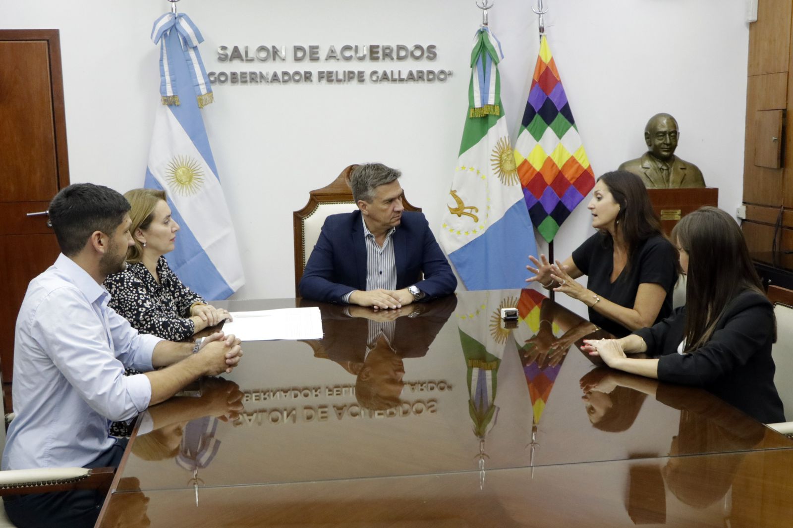 EL GOBIERNO PROVINCIAL Y LA FUNDACIÓN REWILDING FIRMARON UN ACTA PARA REALIZAR MEJORAS EN EL PARAJE “LA ARMONÍA”.