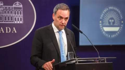 EL GOBIERNO LLAMÓ 