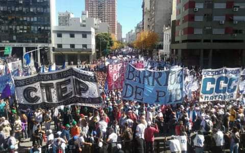 EL GOBIERNO NACIONAL LE TRANSFIRIÓ A LOS PIQUETEROS $ 243 MILLONES PARA PAGAR PLANES SOCIALES.