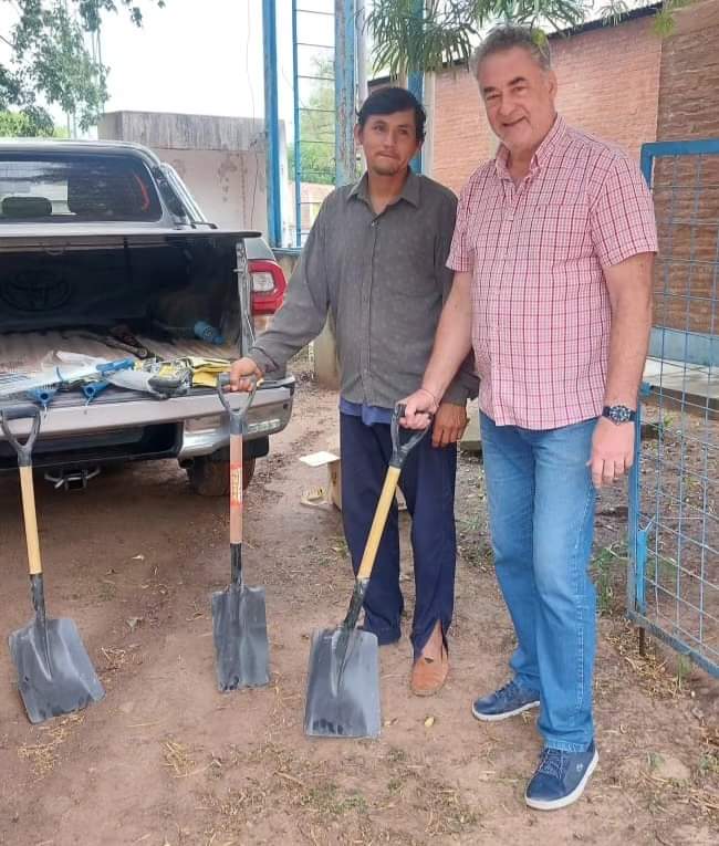 APA HIZO ENTREGA DE HERRAMIENTAS DE TRABAJO A EMPLEADOS DE FORTIN LAVALLE 