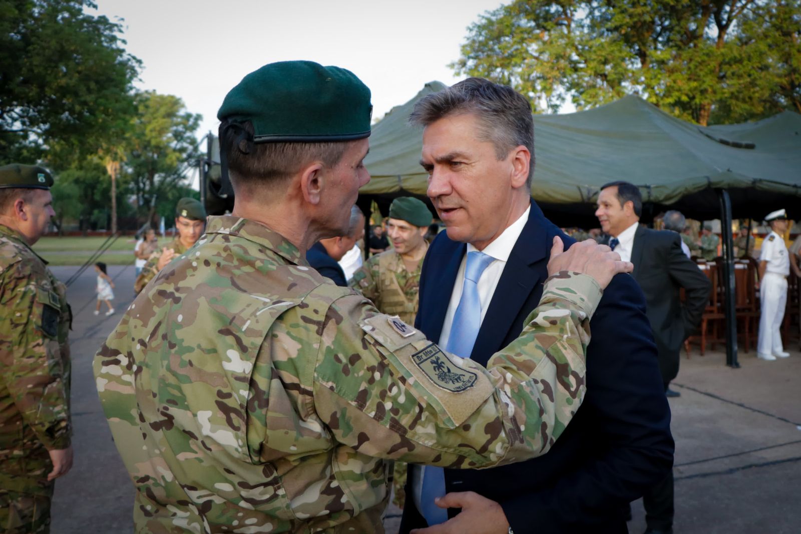 EL GOBERNADOR ZDERO ACOMPAÑÓ LA ASUNCIÓN DEL NUEVO COMANDANTE DE LA TERCERA BRIGADA DE MONTE, CRISTIAN CELLI.