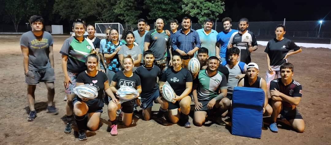 MIRAFLORES: MUNICIPIO LOCAL REALIZÓ LA ENTREGA DE PELOTAS A LA FUNDACIÓN TOROS RUGBY DE LA LOCALIDAD.🏉