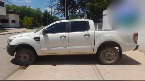 SIGUEN LOS SECUESTROS DE VEHÍCULOS DEL ESTADO: DESINTERÉS Y ABANDONO DE DOS CAMIONETAS EN EL INTERIOR.