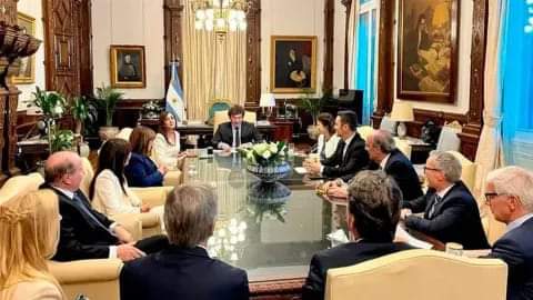 EL GOBIERNO NACIONAL INCREMENTARÁ POR DECRETO EL SALARIO MÍNIMO: PASARÍA A SER DE $220.000.