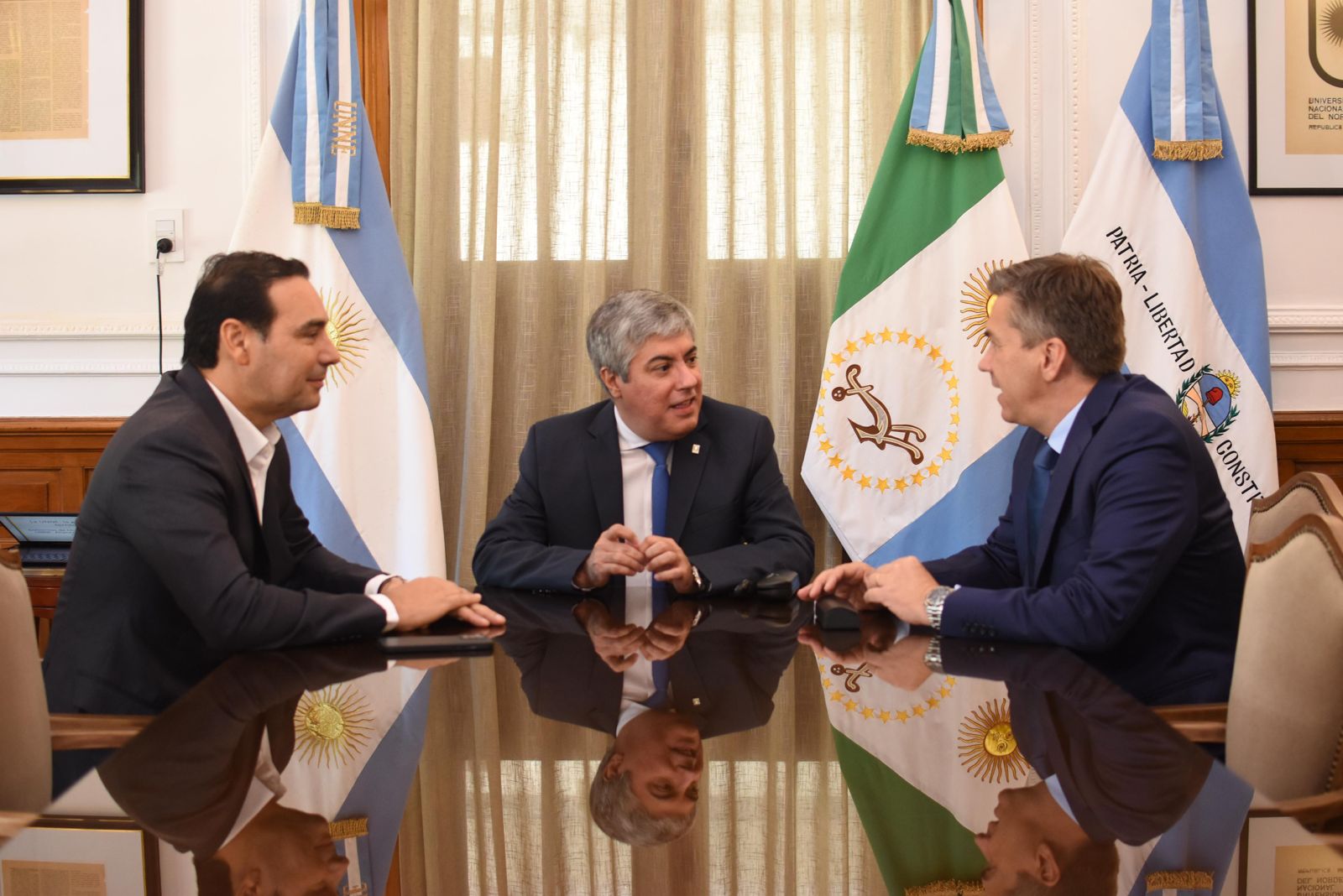 EL GOBIERNO DEL CHACO, DE CORRIENTES Y LA UNNE PLANIFICAN POLÍTICAS DE DESARROLLO PARA LA REGIÓN.
