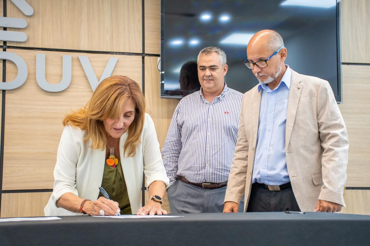 OPTIMIZACIÓN DEL ESTADO: EL IPDUV FIRMÓ CONVENIO CON PRODUCCIÓN Y EL ICCTI.