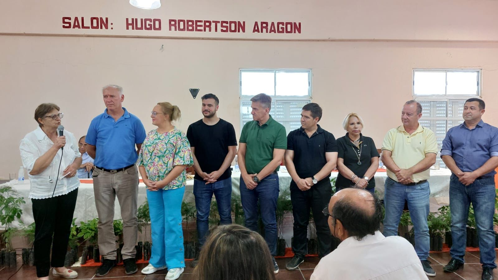 EL GOBERNADOR ENTREGÓ BENEFICIOS PARA EL SECTOR FORESTAL, EN LOS FRENTONES.
