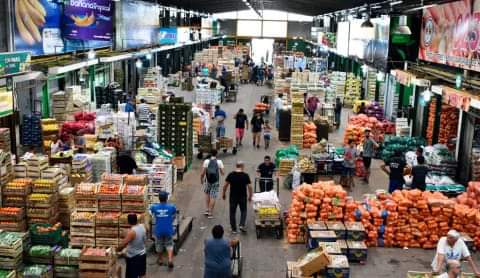 EXPERTOS PREVÉN QUE LA CAÍDA DE LA ACTIVIDAD ECONÓMICA SEGUIRÁ EN LOS PRIMEROS MESES DE 2024.