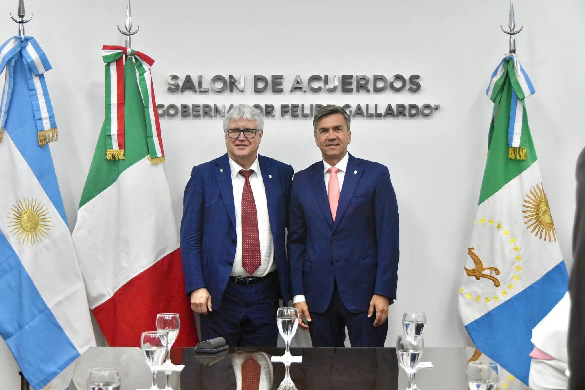 CASA DE GOBIERNO: EL GOBERNADOR ZDERO RECIBI&Oacute; HOY A LA DELEGACI&Oacute;N ITALIANA DE UDINE.