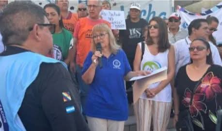 DOCENTES PRESENTARON EN EL STJ EL RECLAMO POR ACTUALIZACI&Oacute;N SALARIAL Y CL&Aacute;USULA GATILLO